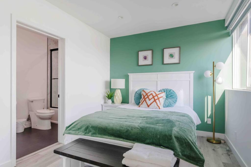 Stunning Hollywood Townhouse With Sunny Views Villa Los Angeles Kültér fotó
